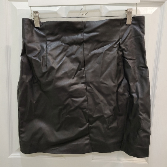 NWOT H&M Faux Leather Mini Skirt (size 12) - Picture 1 of 2